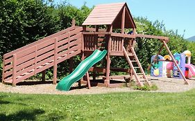 Lake George Diamond Cove Cottages, Cabins, & Hotel